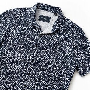 7 Diamonds Men's Brushstroke 4 Way Stretch Performance Shirt Navy Abstract M
